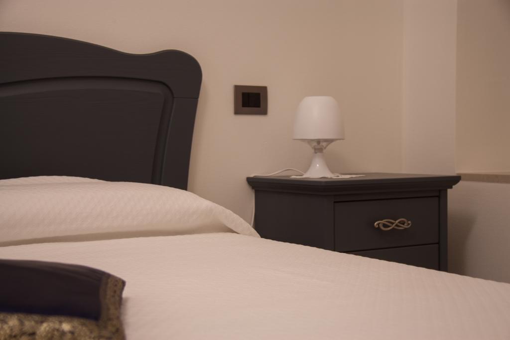 Palazzo Di Primavera Guest House Caprino Veronese Room photo